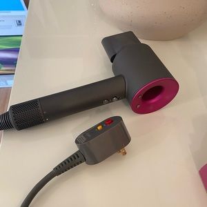 Dyson blow dryer pink